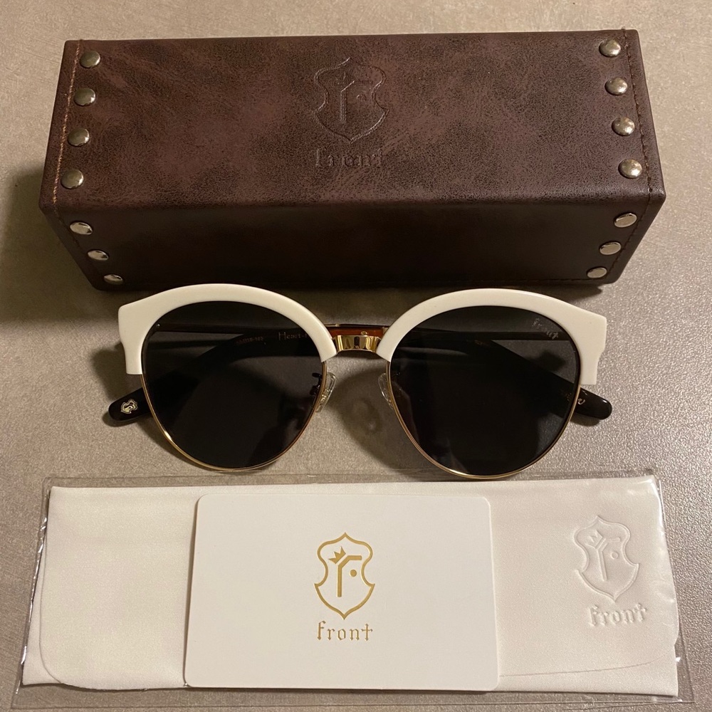 Brand new Front Heart- free sunglasses